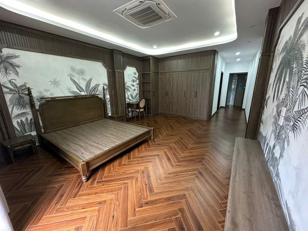 GIẢM MẠNH, NHÀ MỚI NGUYỄN VĂN CỪ 80M, 6T, MT4.5M, THANG MÁY, GARA, Ô TÔ TRÁNH, THÔNG, KD. - Ảnh chính