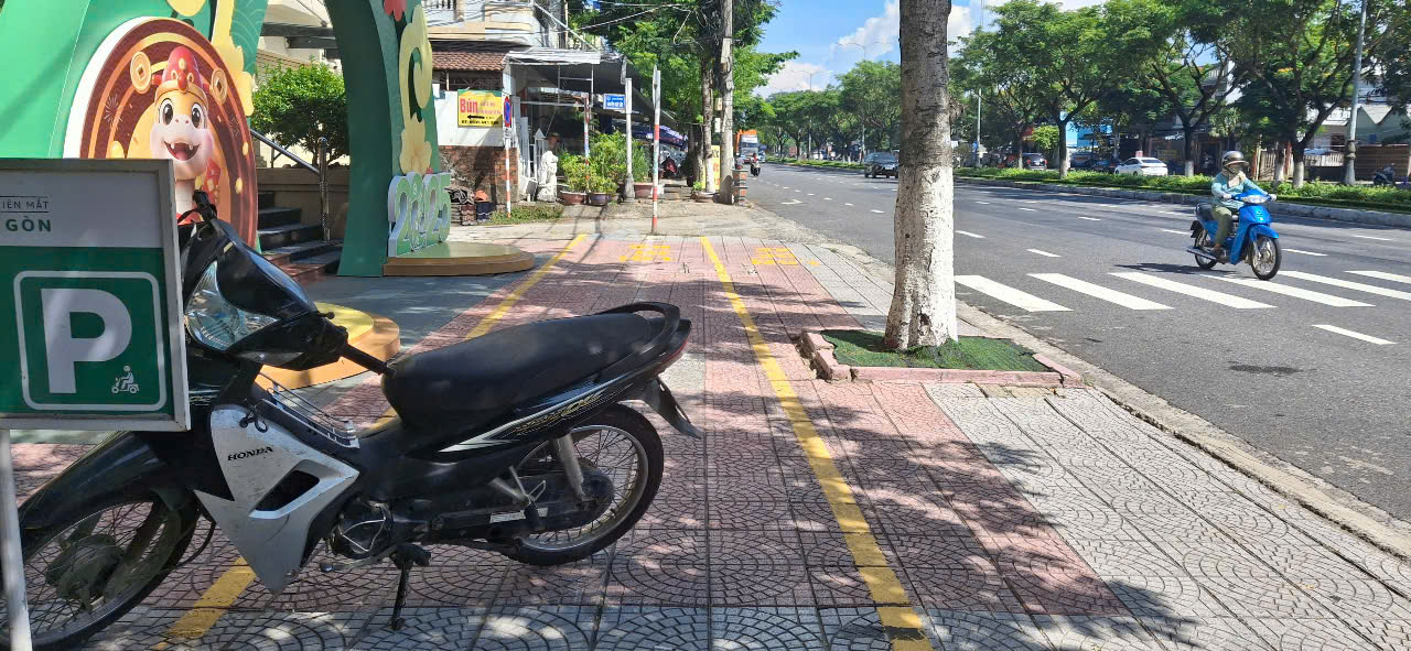 NHÀ 2T 135M2 ĐẤT MẶT TIỀN LÊ VĂN HIẾN – ĐƯỜNG 30M – LỀ 7M – TT HÒA HẢI – GIÁ HƠN 13 TỶ - Ảnh 1