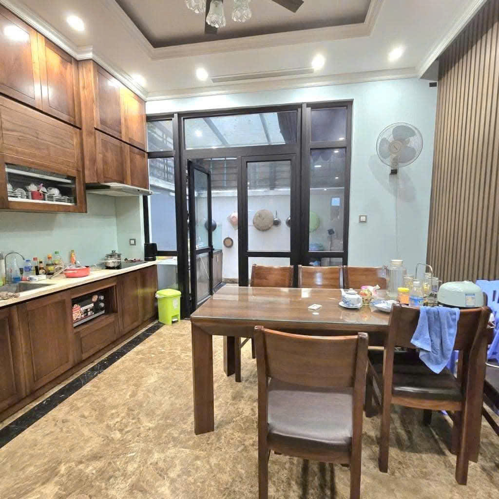 BÁN NHÀ CẦU GIẤY, PHÂN LÔ, ÔTÔ TRÁNH, KINH DOANH BẤT CHẤP, 2 MẶT THOÁNG, 61M2 GIÁ 19 TỶ - Ảnh 2
