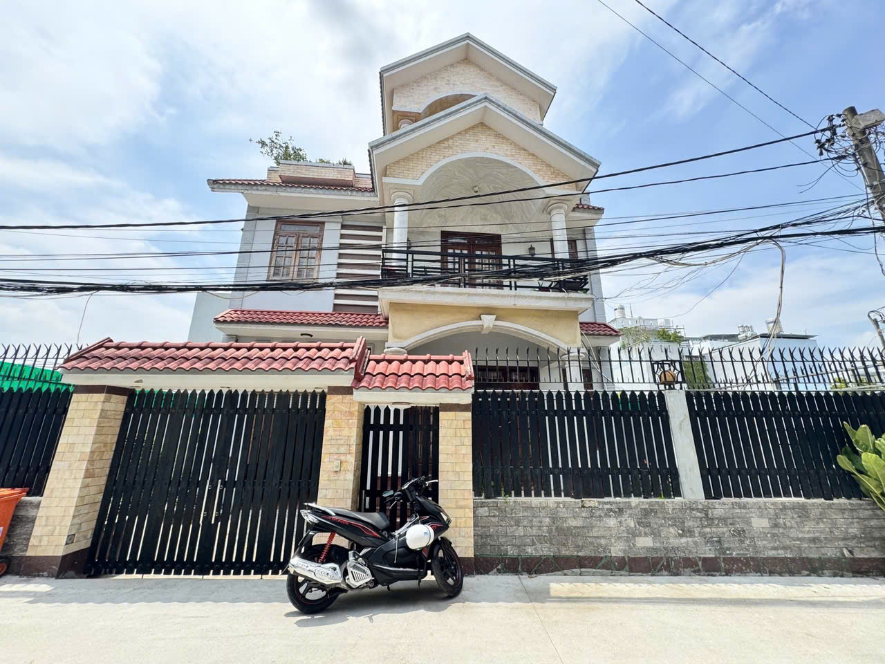 BÁN GẤP – BIỆT THỰ SÂN VƯỜN 2 MẶT TIỀN HẺM 339 – PHƯỚC LONG B, TP. THỦ ĐỨC - Ảnh chính