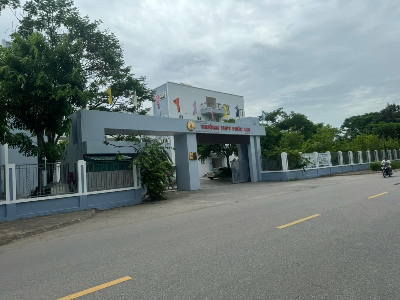 NHÀ ĐẸP LÔ GÓC 42m – 4 NGỦ – GẦN VINHOMES LONG BIÊN – NHỈNH 5 TỶ - Ảnh 1