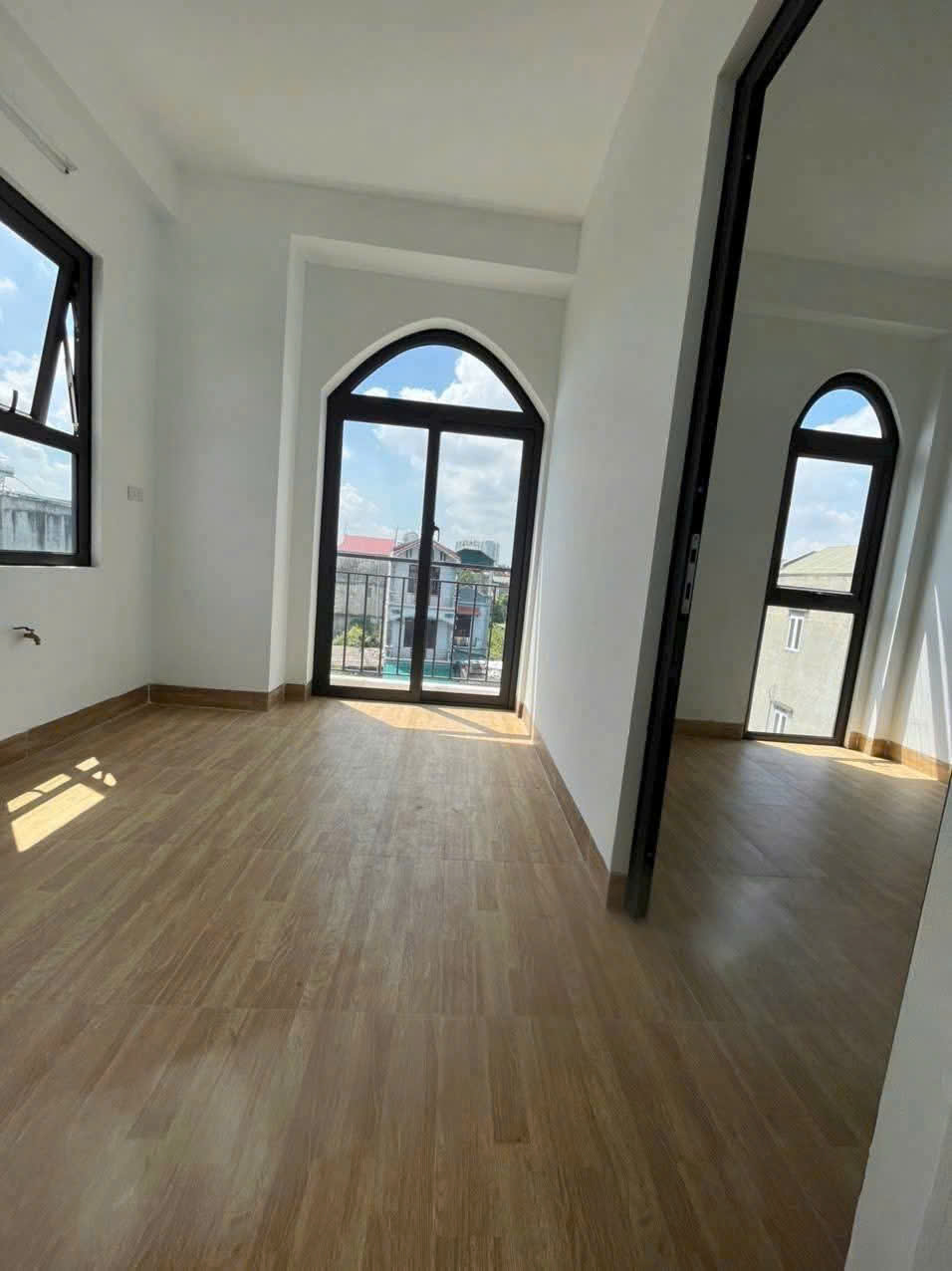 NHÀ ĐẸP LÔ GÓC 42m – 4 NGỦ – GẦN VINHOMES LONG BIÊN – NHỈNH 5 TỶ - Ảnh 3
