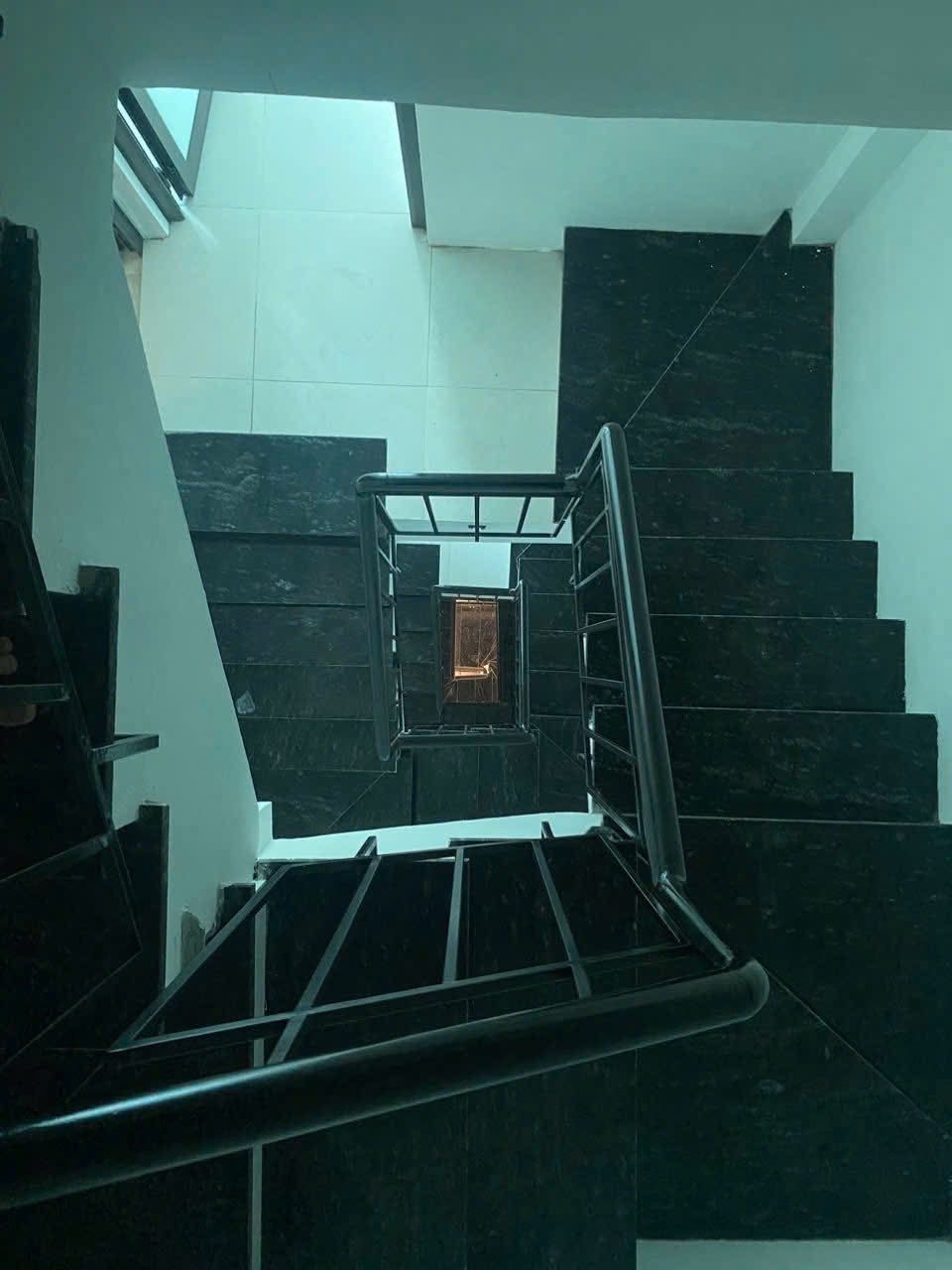 Cho thuê nhà nguyên căn Yên Hòa, Cầu Giấy 35m x 5T, 3PN4VS giá 15tr, ở nhóm, gia đình - Ảnh 2