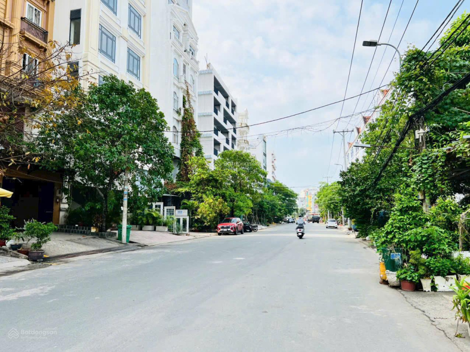 Bán tòa CHDV dòng tiền tốt ngay PMH Quận 7, DT: 8x30m - Hầm - 8 tầng - HĐT 300 triệu. Giá 52 tỷ - Ảnh 1