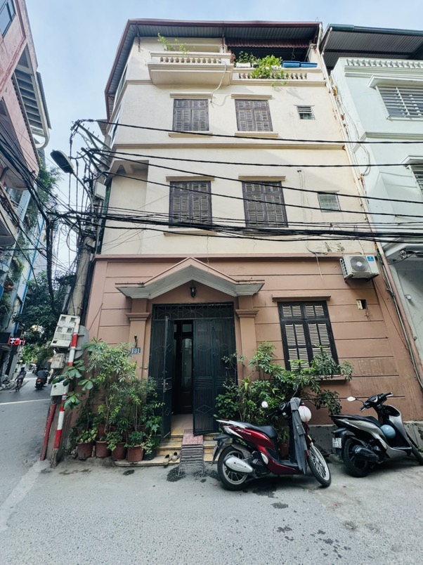 Hoàng Văn Thái, lâu đài tài lộc, lô góc thịnh vượng, ô tô vào nhà - Ảnh 1