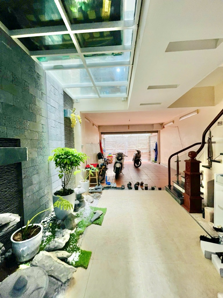 Hoàng Văn Thái, hoàng cung mini 2 ô tô vào nahf, thế đất trường thọ - Ảnh 3