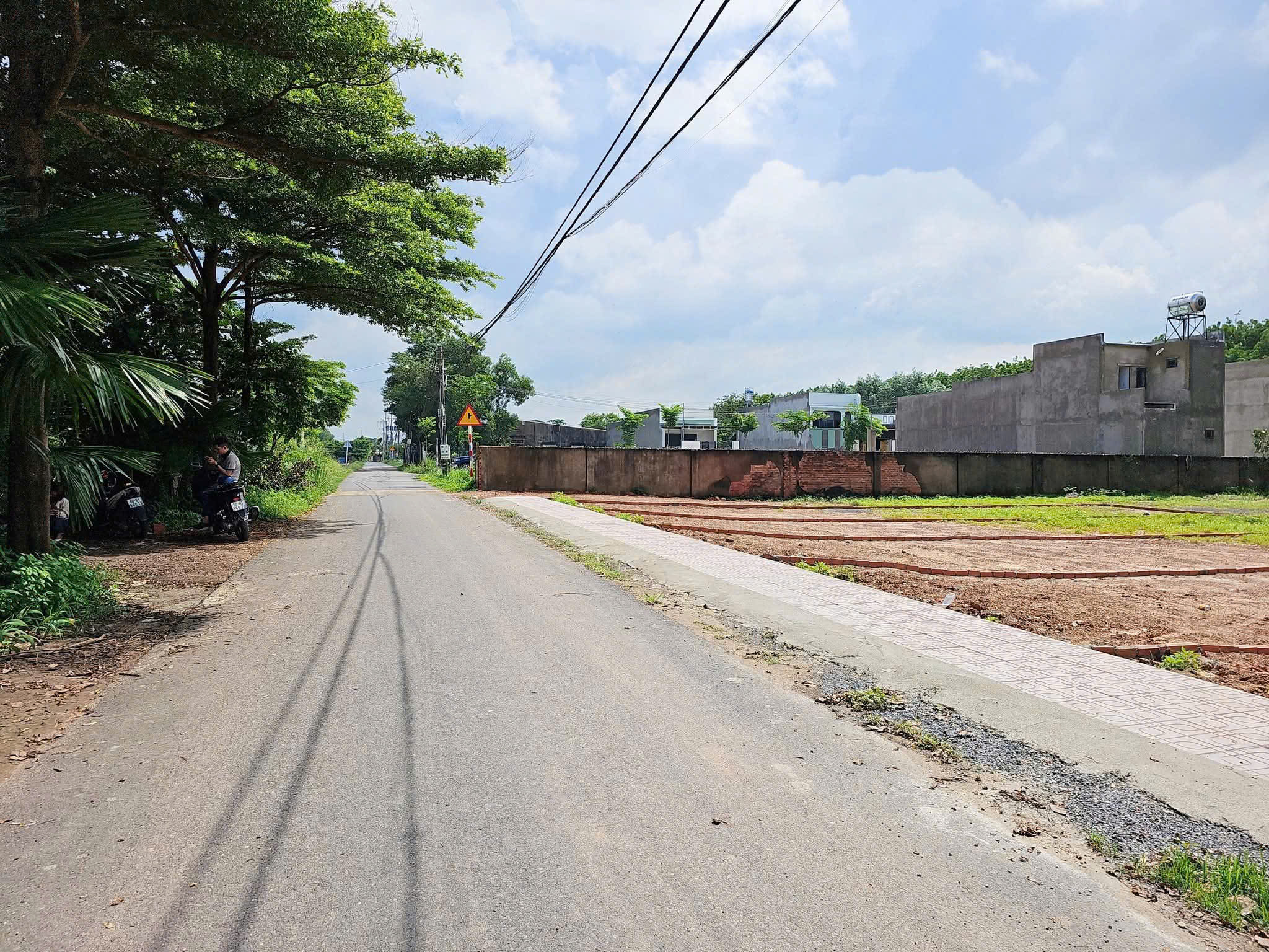 Bán đất xã Quảng Tiến, ngay tổng kho miền Đông 620ha, đường nhựa thông thoáng - Ảnh 2