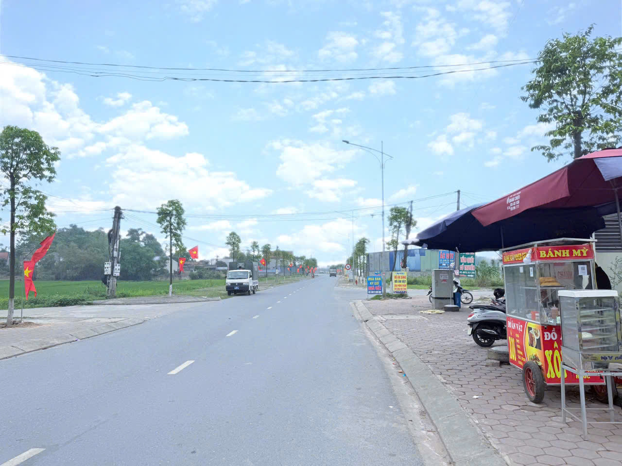 - CẦN BÁN ĐẤT ĐẸP - VỊ TRÍ ĐẸP - CỬA ĐẦU TƯ SÁNG CHÓI - Ảnh chính