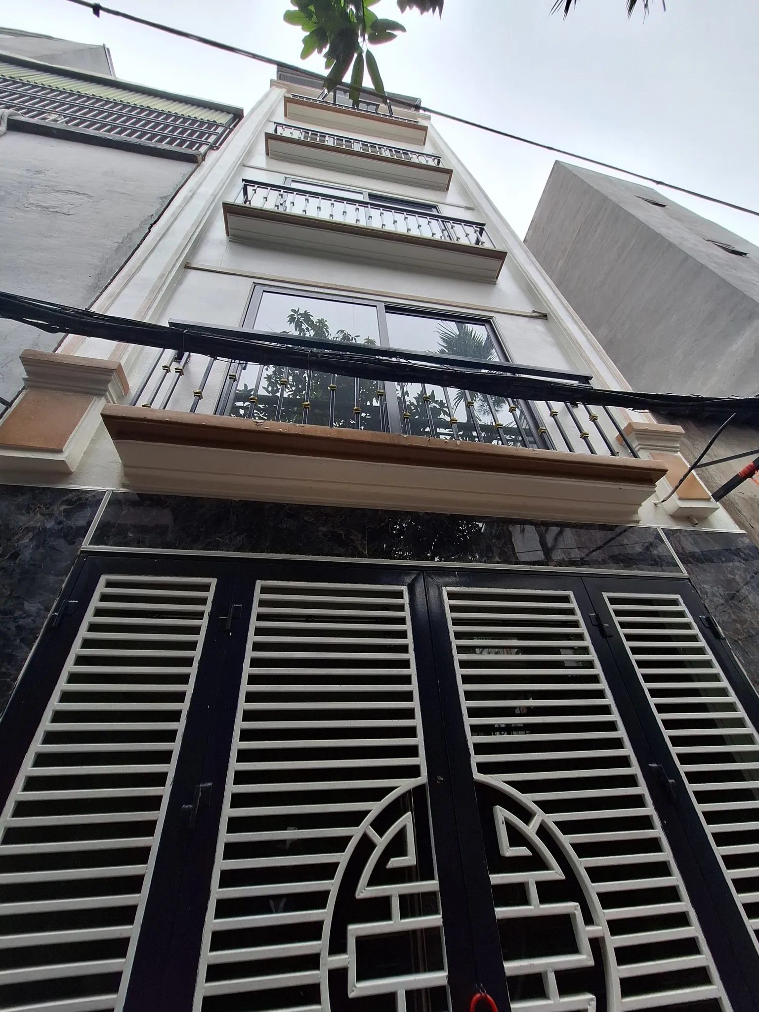Bán Nhà  Lĩnh Nam 33m2.  6 tầng. mặt tiền  4.1m. giá  7.4 tỷ Hoàng Mai Hà Nội - Ảnh chính