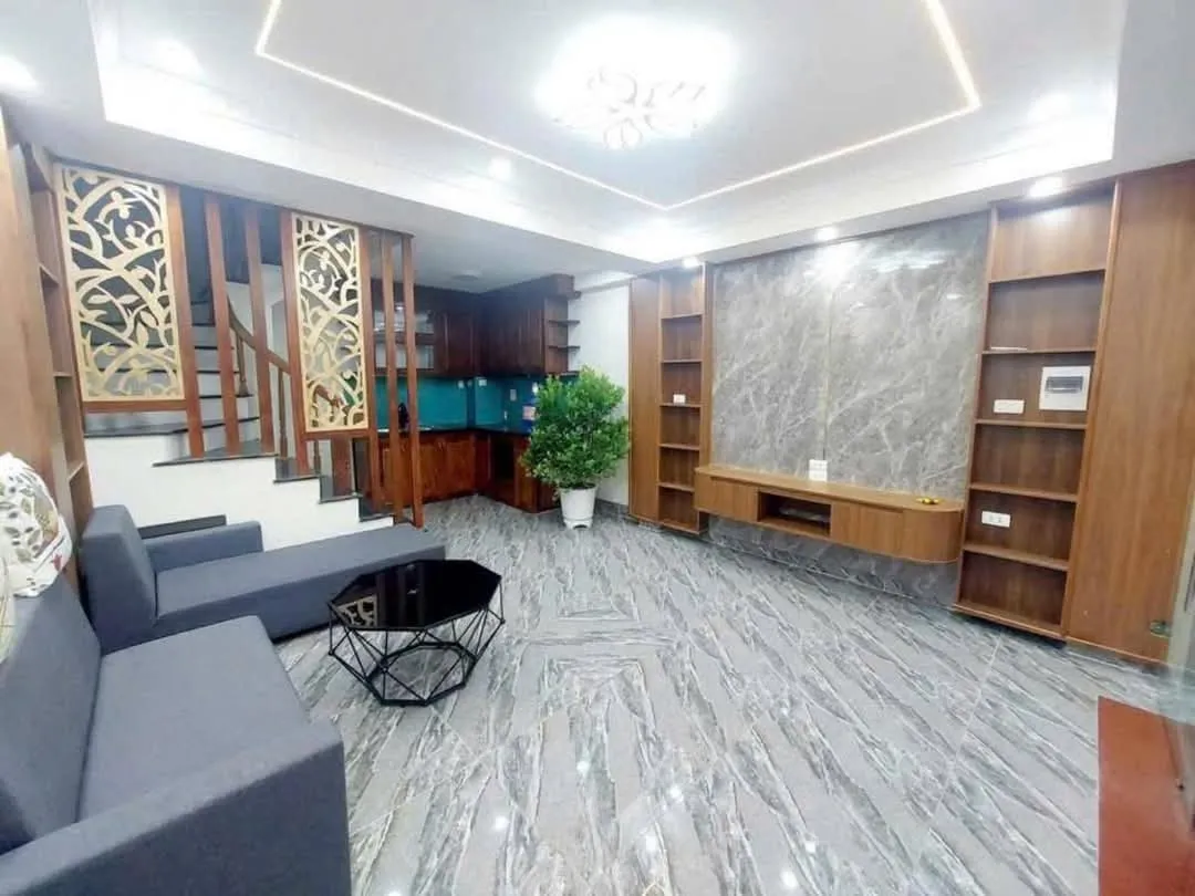Bán Nhà  Lĩnh Nam 33m2.  6 tầng. mặt tiền  4.1m. giá  7.4 tỷ Hoàng Mai Hà Nội - Ảnh 2