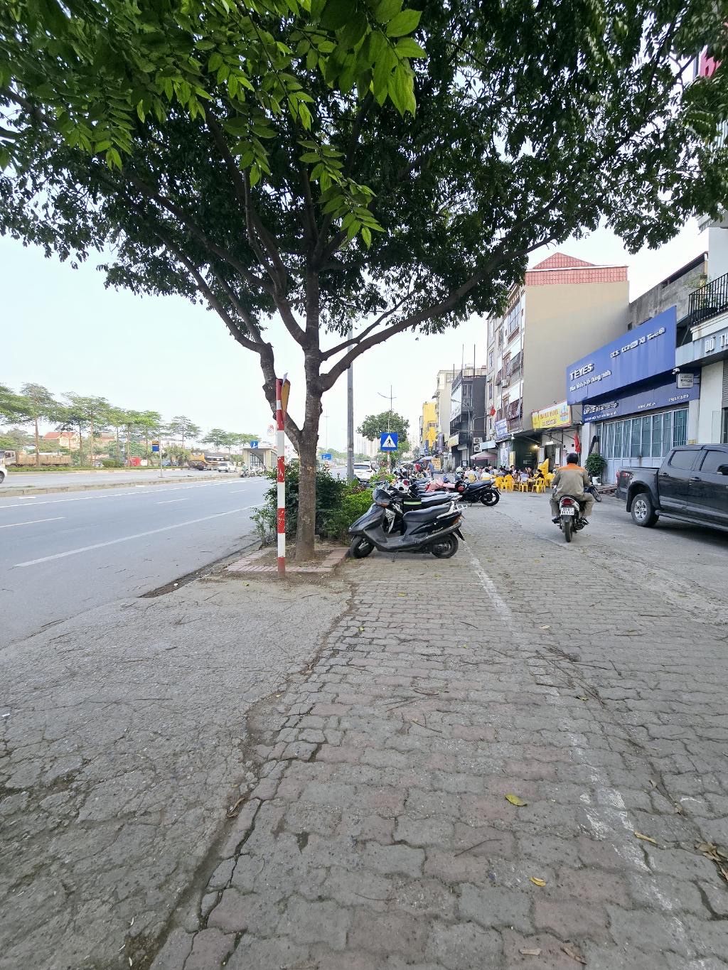 BÁN LÔ ĐẤT LÝ SƠN DT 56M GIÁ CHỈ NHỈNH 9 TỶ .Ô TÔ NGỦ TRONG ĐẤT , TƯƠNG LẠI RA MẶT PHÓ - Ảnh 1