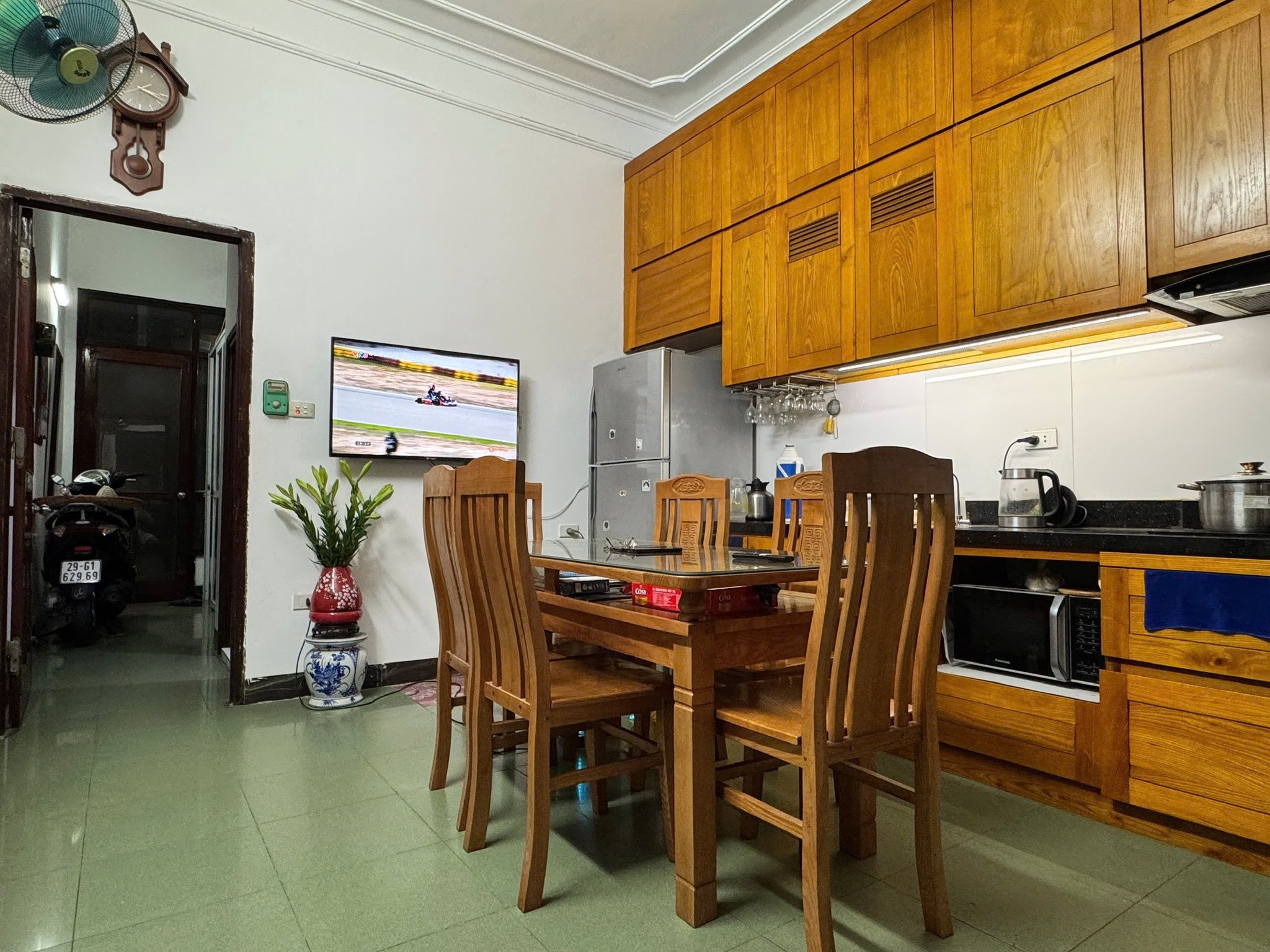 Bán nhà mặt phố Hàng Bạc, 80m2, 4 tầng, mặt tiền 4m, 70.5 tỷ, kinh doanh siêu đỉnh, phù hợp xây - Ảnh 2