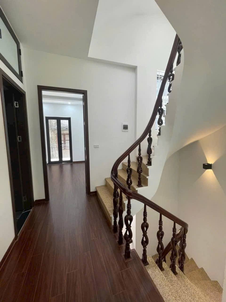 CHỈ 11 TỶ - NHÀ ĐẸP TT QUẬN THANH XUÂN - NGUYỄN TRÃI - NGÃ TƯ SỞ - 65M2, LÔ GÓC 3 THOÁNG, PHÂN LÔ - Ảnh 1