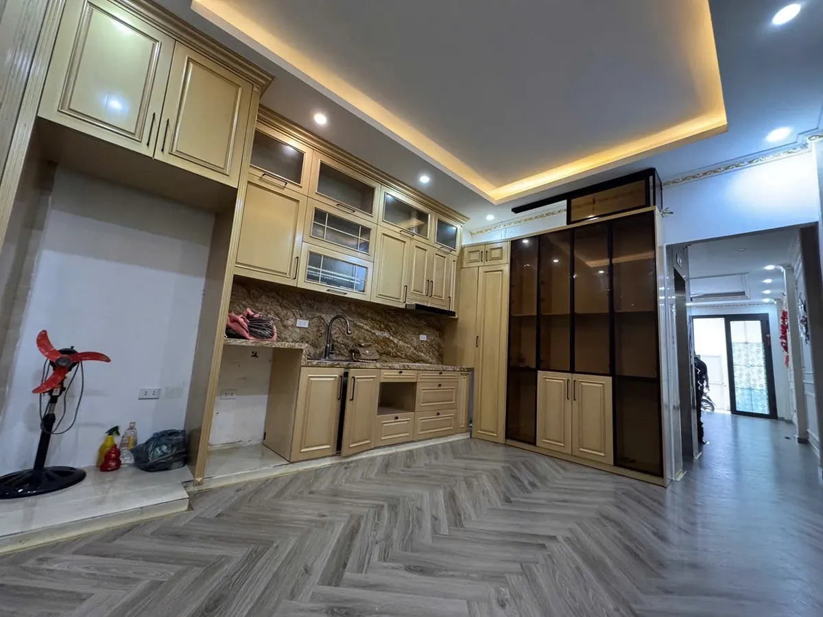 nhà thiết kế hiện đại, có thang máy,nội thất sang trọng trẻ trung, giao thông thuận lợi, nhiều tiện - Ảnh chính