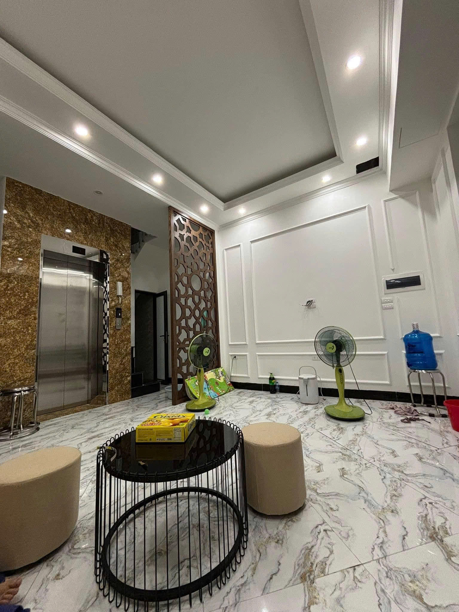 Cho thuê nhà ĐẸP - THANG MÁY ngõ 113 Yên Hòa, Cầu Giấy 42m x 6T, 4 ngủ  giá 16 triệu - Ảnh chính