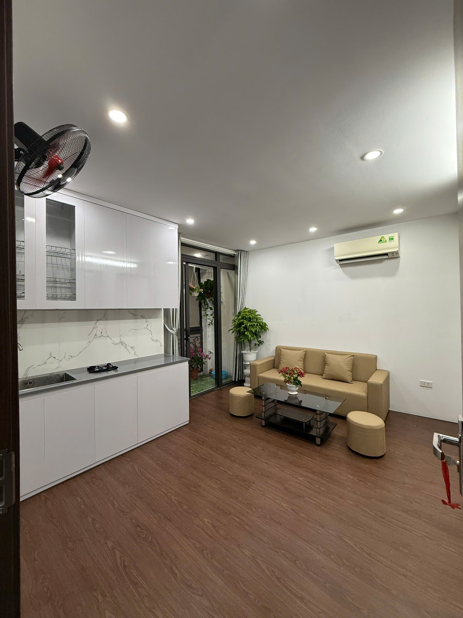 Bán căn hộ CCMN số 144B Phúc Tân Hoàn Kiếm 50m, 2 ngủ, full nội thất, ô tô giá 1.4 tỷ - Ảnh 1