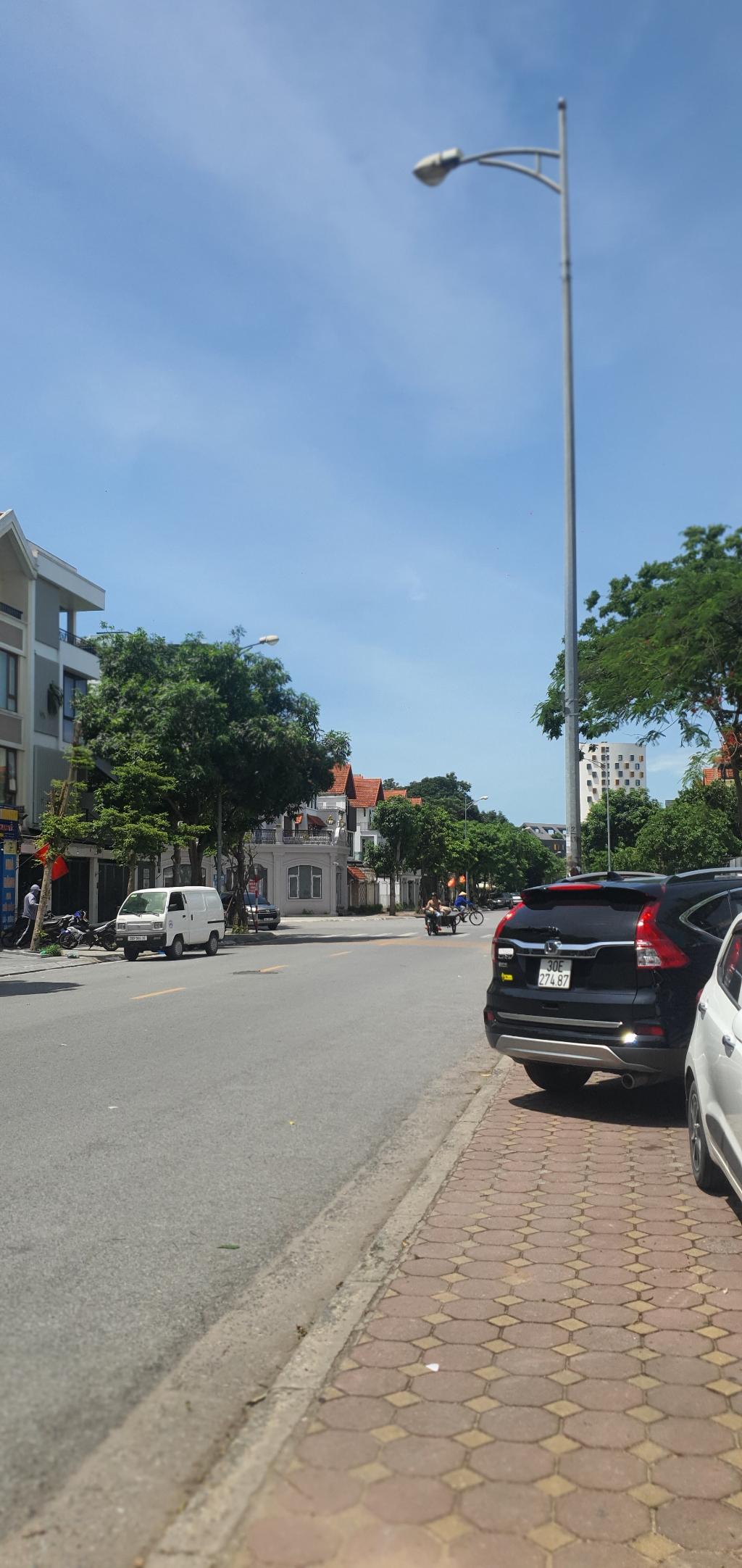 NHÀ VƯỜN VIỆT HƯNG 38 tỷ 120m VỈA HÈ RỘNG,KINH DOANH ĐỈNH,LONG BIÊN HÀ NỘI - Ảnh 1