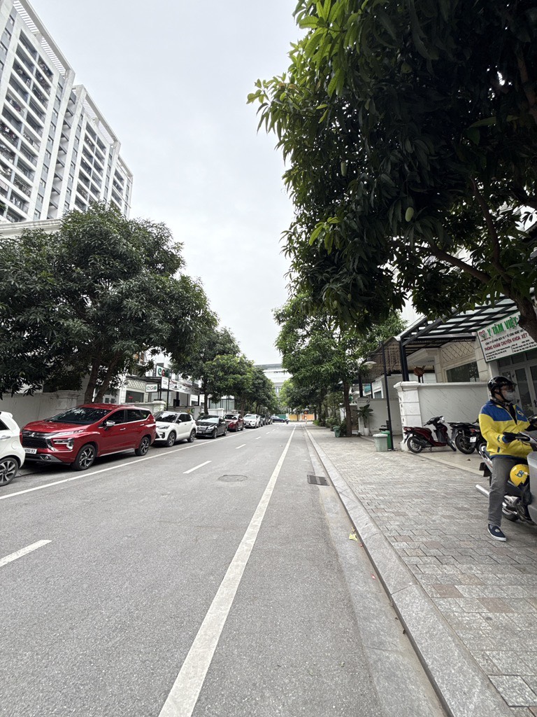 KHU NHÀ VINHOMES LONG BIÊN 65 tỷ 176m MẶT TIỀN 8m,VIEW NỘI KHU - Ảnh 1