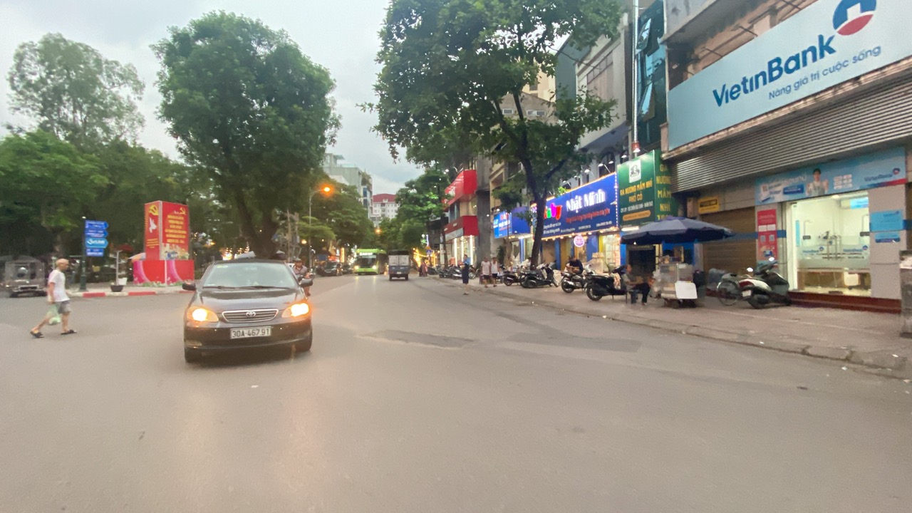 SIÊU HIẾM, BÁN NHÀ KHU PHÂN LÔ HÀNG KHÔNG LÕI GIA THỤY 95M, 2T, MT8M, VỈA HÈ, Ô TÔ TRÁNH - Ảnh 3
