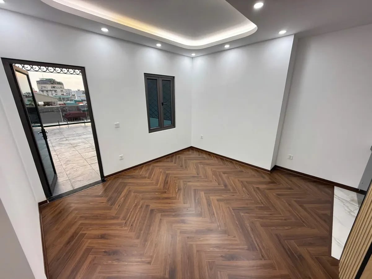 Giảm giá Biệt thự Long Biên, chỉ còn 18,5 tỷ, 75m2 x 6 Tầng, mặt tiền 4,3m, Gara 2 Ô tô - Thang máy - Ảnh 1