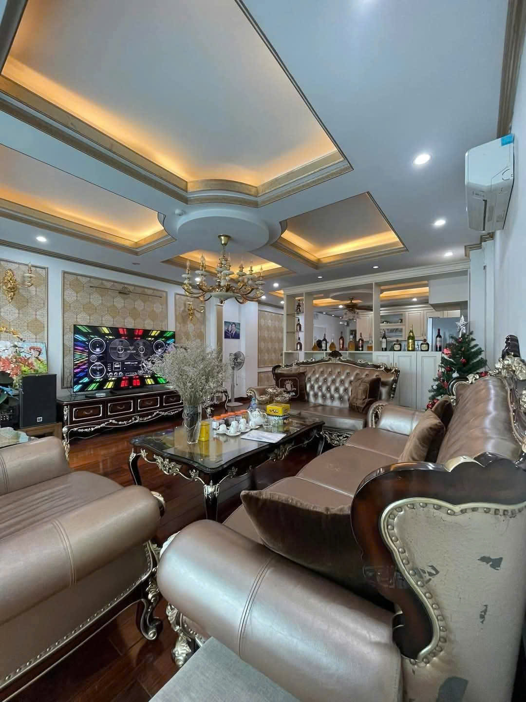 BÁN NHÀ BIỆT THỰ CẦU GIẤY, ÔTÔ TRÁNH, VỈA HÈ, 5 TẦNG, MT RỘNG,DT 85M2 CHỈ 31 TỶ - Ảnh chính