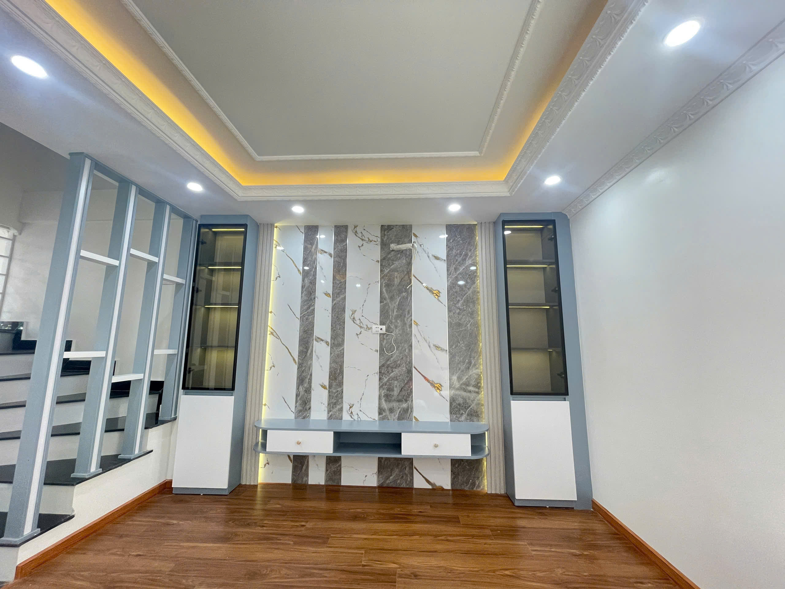 BÁN NHÀ MỚI XÂY TẠI NGỌC HỒI – 5 TẦNG – Ô TÔ VÀO TẬN NHÀ – GIÁ 7.4 TỶ - Ảnh 2