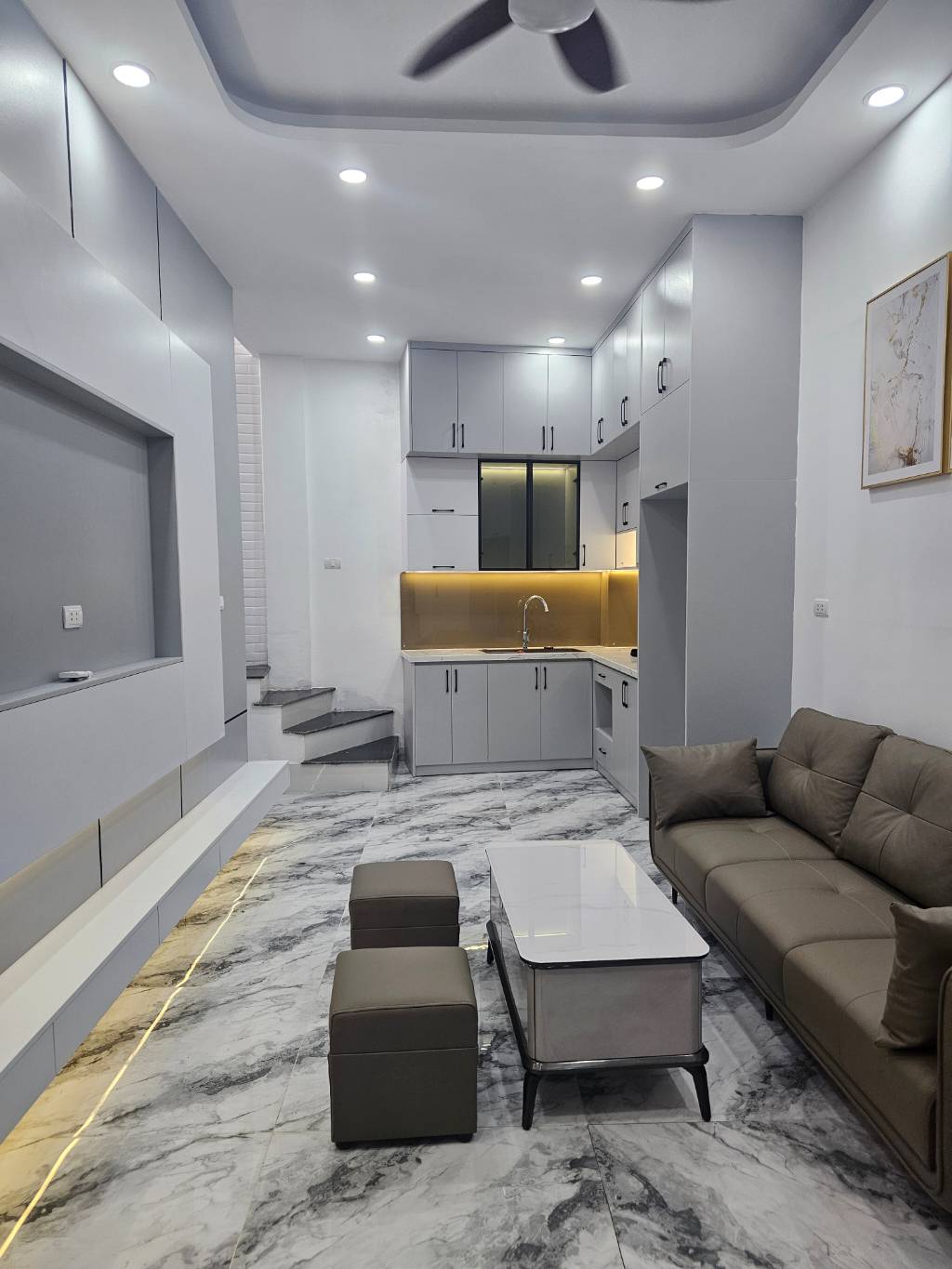 DUY NHẤT 1 CĂN NHÀ MỚI PHỐ VÂN HỒ 3  HAI BÀ TRƯNG  NGÕ 3 GÁC, CÁCH Ô TÔ 50M  GẦN NHIỀU TIỆN ÍCH - Ảnh 1
