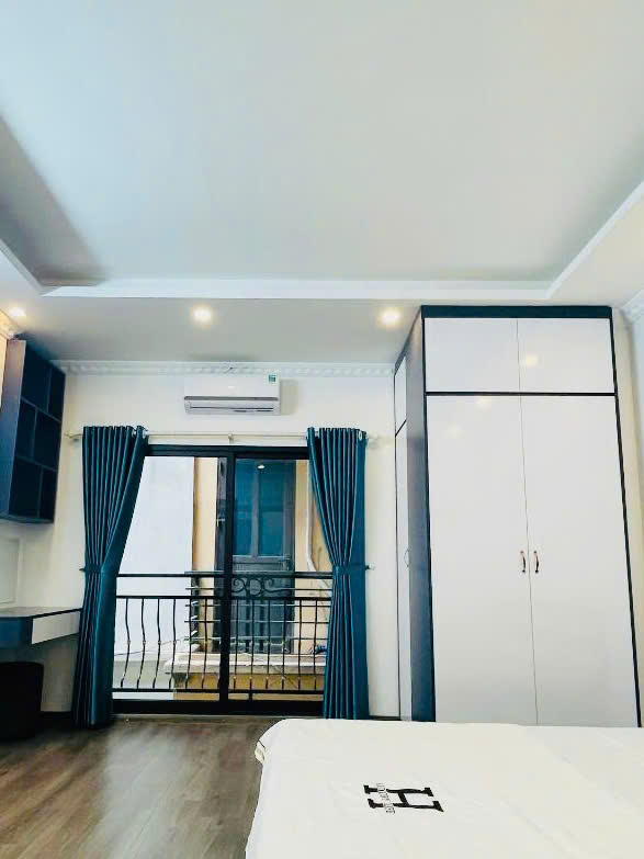 CC bá.n nhà Phạm Văn Đồng 37m thang máy- kinh doanh - ở sướng 9.35 tỷ - Ảnh 1