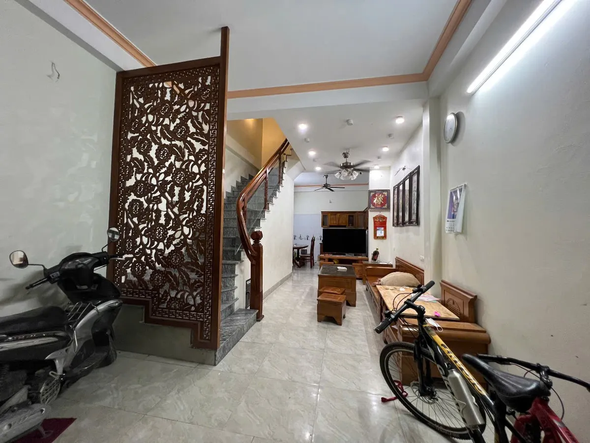 SIÊU PHẨM PHÂN LÔ Ô TÔ VÀO NHÀ Phố Chu Huy Mân 42/49m2,X 5 tầng mặt tiền 4m, 8.94 tỷ Long Biên. - Ảnh 3