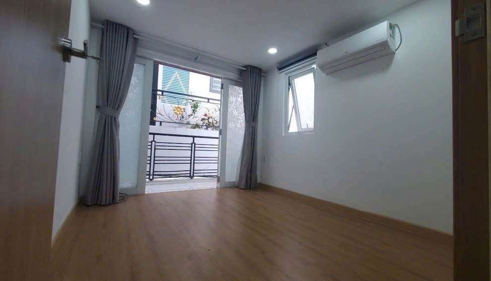 NGÃ TƯ PHÚ NHUẬN, Nhà 3 Tầng 3PN, gần 30m2 chỉ 4.x tỷ - Ảnh 2