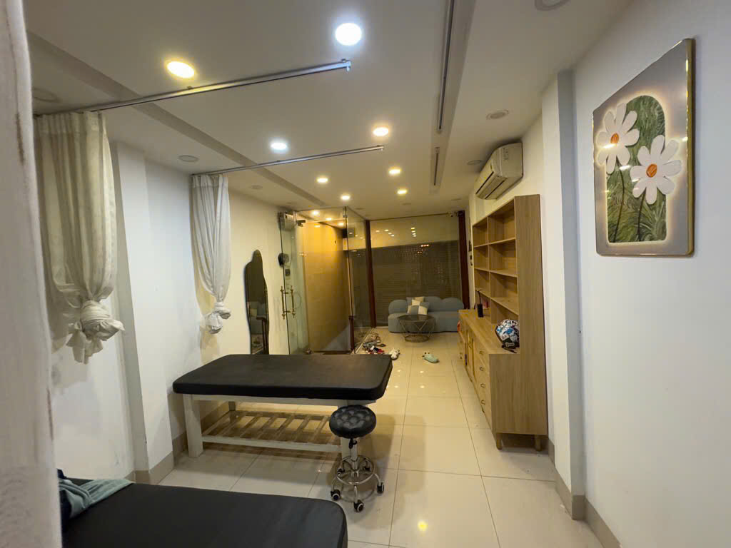 Thịnh Quang, 6 tầng, gara ô tô chỉ 7,68 tỷ, kinh doanh sầm uất, trung tâm Đống Đa - Ảnh 2