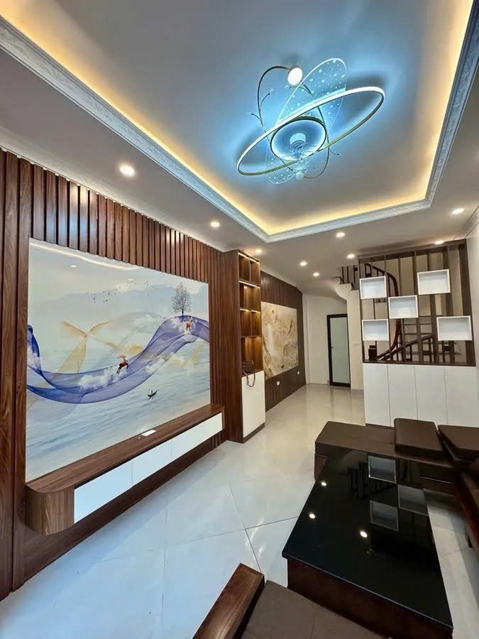 NHÀ MỚI Ở LUÔN FULL NỘI THẤT Phố Thượng Thanh 30m2,X  6 tầng,mặt tiền  3.4m, 6.15 tỷ Long Biên. - Ảnh 1