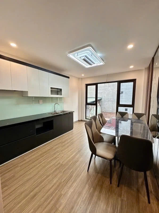 NHÀ MỚI Ở LUÔN FULL NỘI THẤT Phố Thượng Thanh 30m2,X  6 tầng,mặt tiền  3.4m, 6.15 tỷ Long Biên. - Ảnh chính