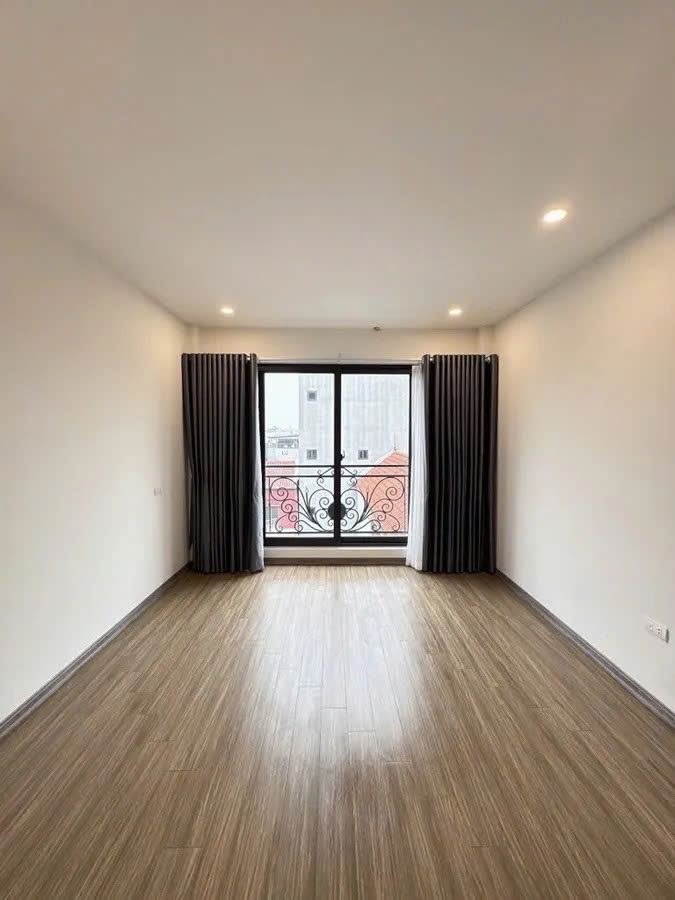 NHÀ MỚI Ở LUÔN FULL NỘI THẤT Phố Thượng Thanh 30m2,X  6 tầng,mặt tiền  3.4m, 6.15 tỷ Long Biên. - Ảnh 2