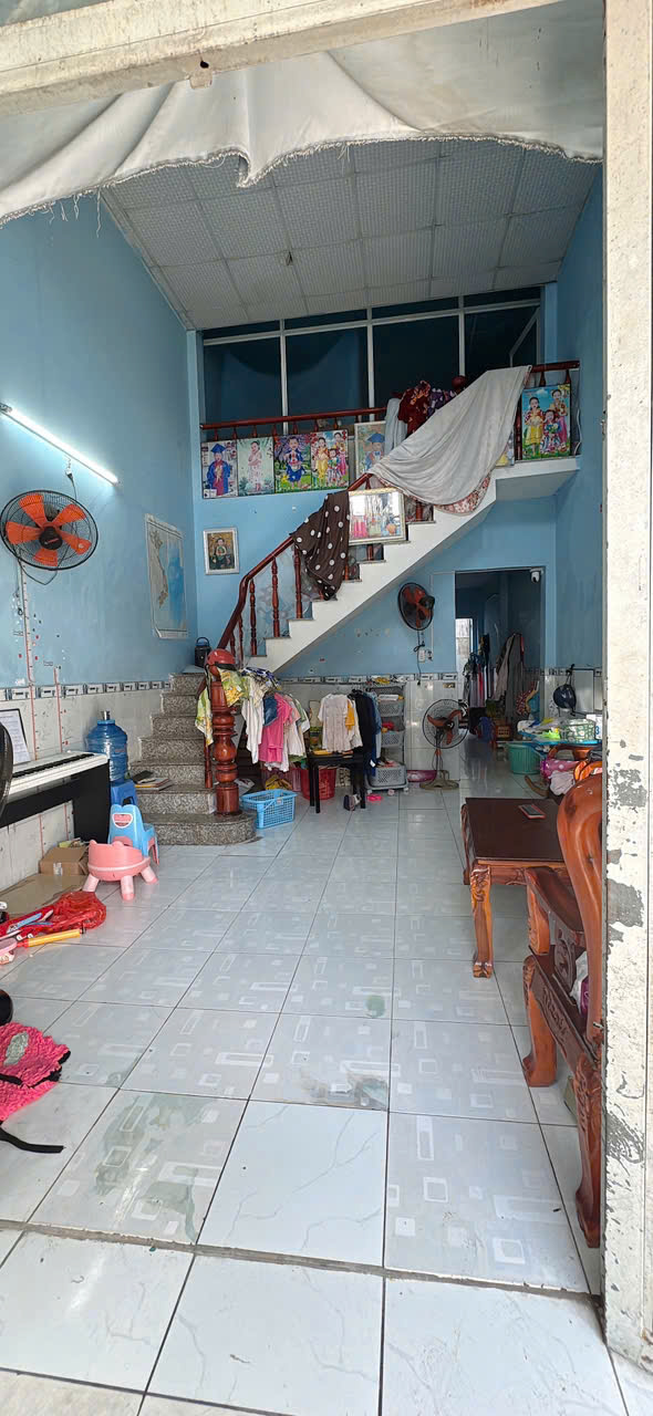 Bán nhà chính chủ sổ hồng giá mềm chỉ còn căn duy nhất Dt 4m x 13m gác lững Xuân Thới Sơn, Hóc Môn. - Ảnh chính
