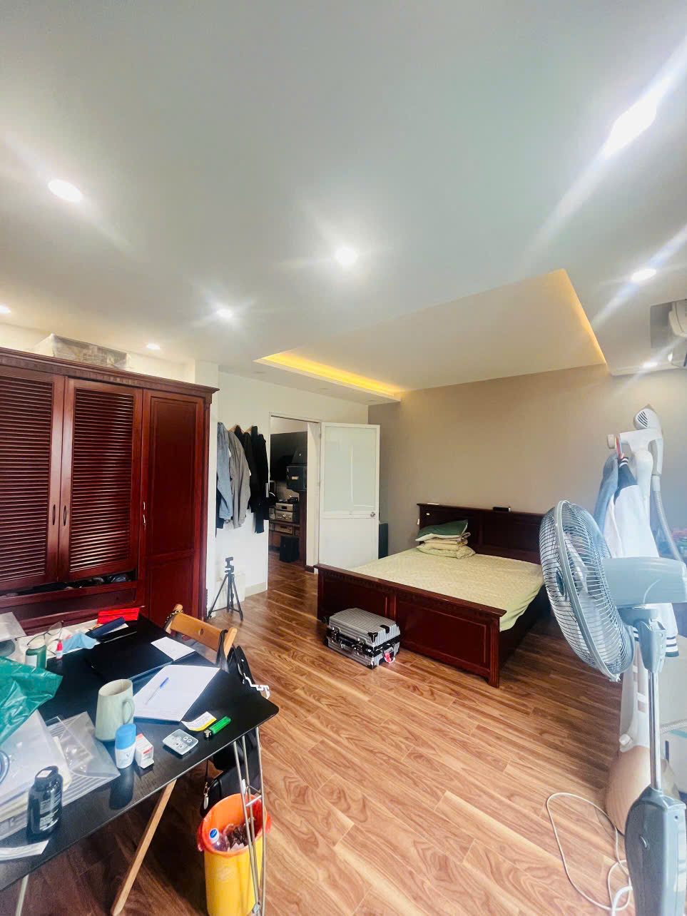 Bán căn hộ tập thể đường 800A - Hoàng Quốc Việt Cầu Giấy 150m, 4PN, nhà đẹp giá 5.1 tỷ - Ảnh 1