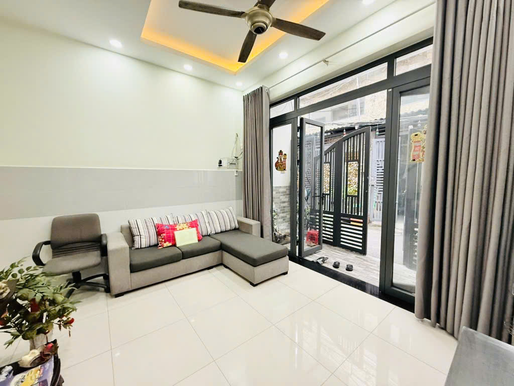 Bán nhà chính chủ Quang Trung, ngang 4.2m dài 13m, 3 phòng ngủ,– chỉ 6 tỷ 1 còn thương lượng - Ảnh 1