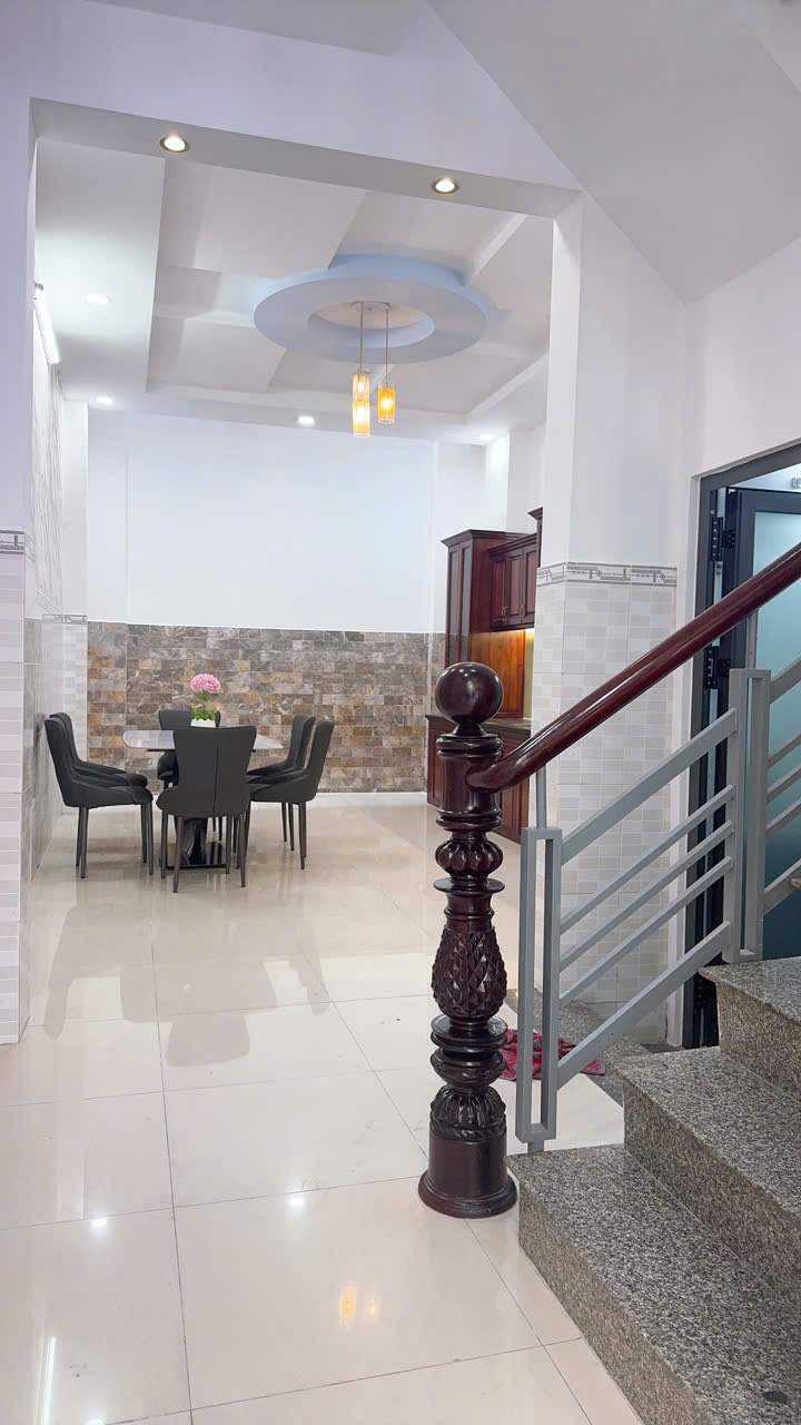 Nhà Mặt Tiền KD Đường 10m – 3 Tầng 4PN – SHR – Nhỉnh 6.Tỷ Tân Chánh Hiệp Quận 12 - Ảnh 2