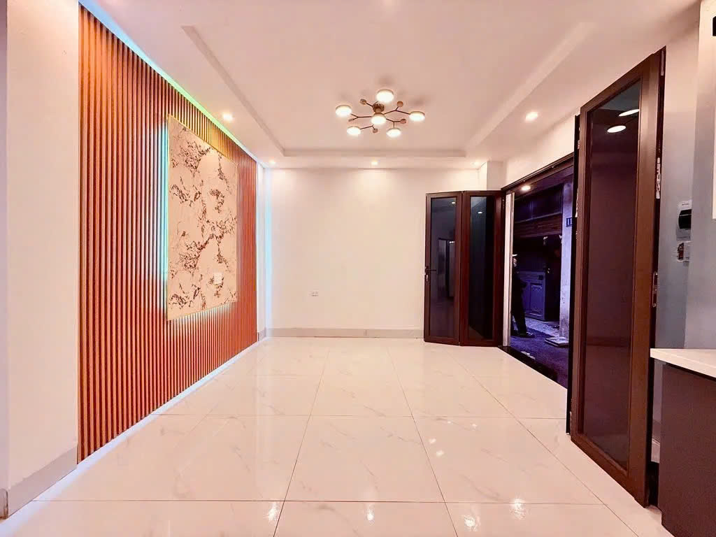 Bán Nhà  Kim Hoa 27m2. 5 tầng. mặt tiền 6.5m. giá  6.9 tỷ Đống Đa hà Nội - Ảnh 2
