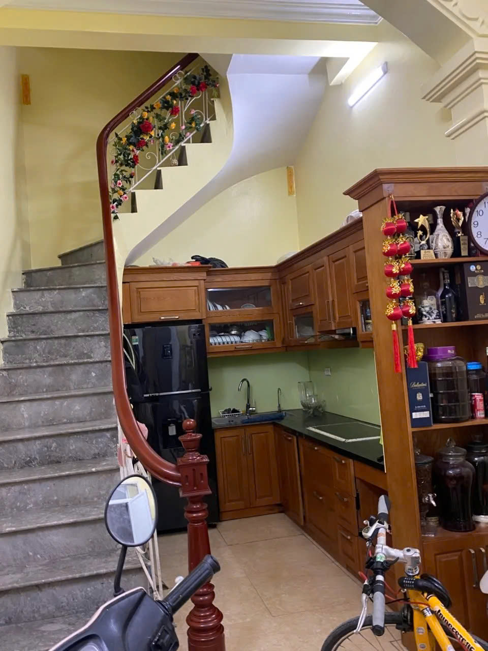 Bán Nhà Cẩm Văn 28m2. 5 tầng. mặt tiền 3.5m giá 6.8 tỷ Đống Đa Hà Nội - Ảnh chính