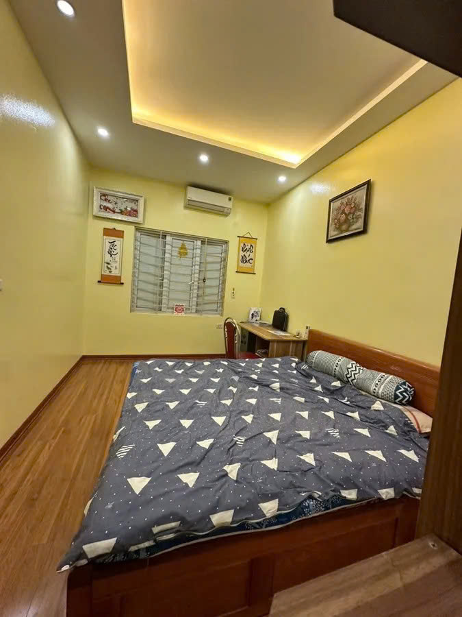 Bán Nhà Cẩm Văn 28m2. 5 tầng. mặt tiền 3.5m giá 6.8 tỷ Đống Đa Hà Nội - Ảnh 1