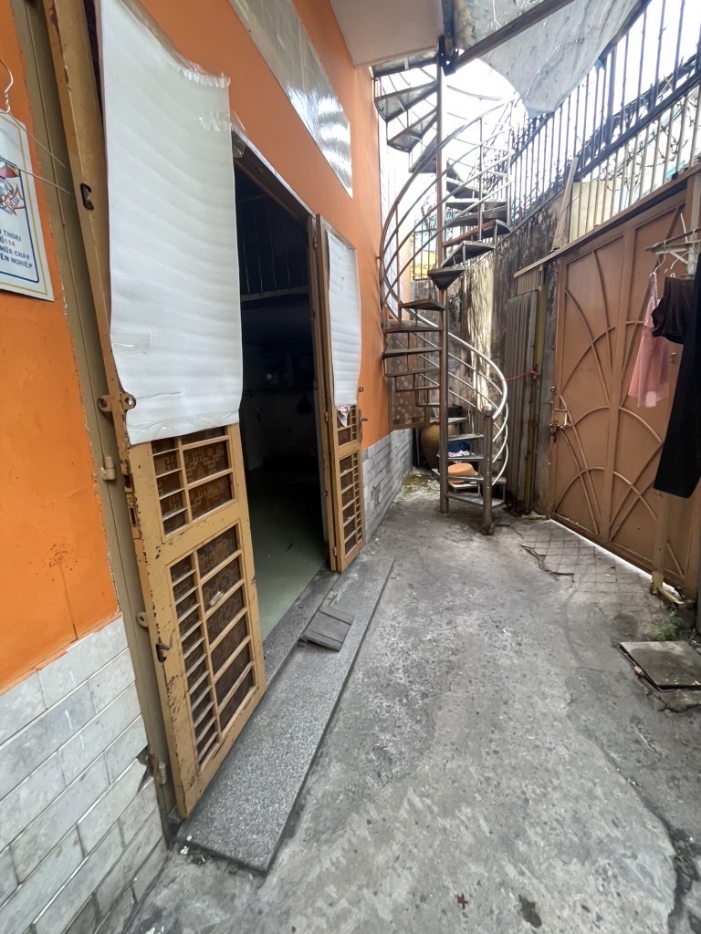 BÁN CĂN 2 MẶT TIỀN ĐOÀN VĂN BƠ- ĐANG CÓ SẴN DÒNG TIỀN MỔI THÁNG- KHU AN NINH GẦN CHỢ- THÔNG RA - Ảnh 2