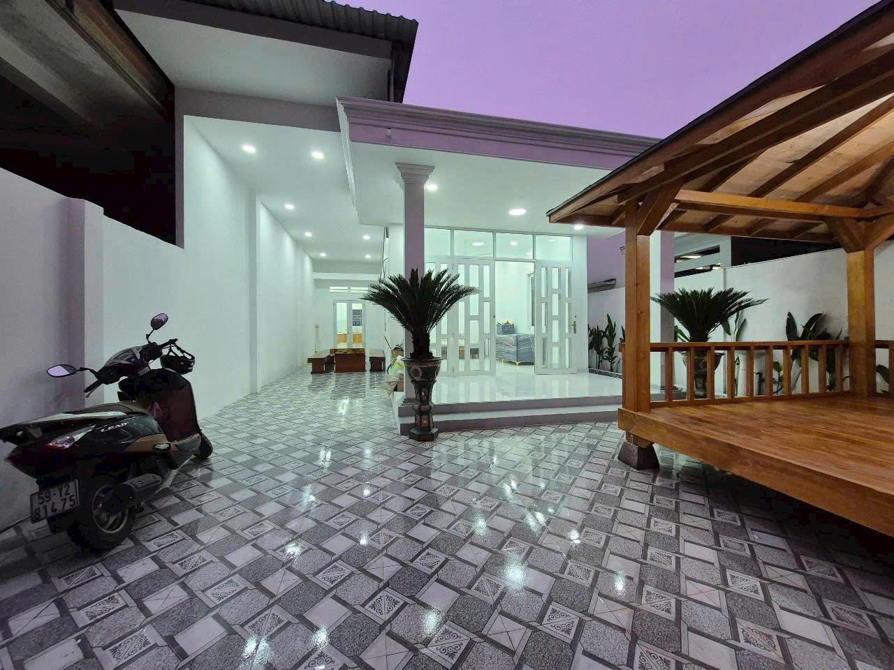 Bán Nhà Vườn Nghĩ Dưỡng 220m2 Đường Xe Tải Phạm Thị Giây Hóc Môn - Ảnh chính