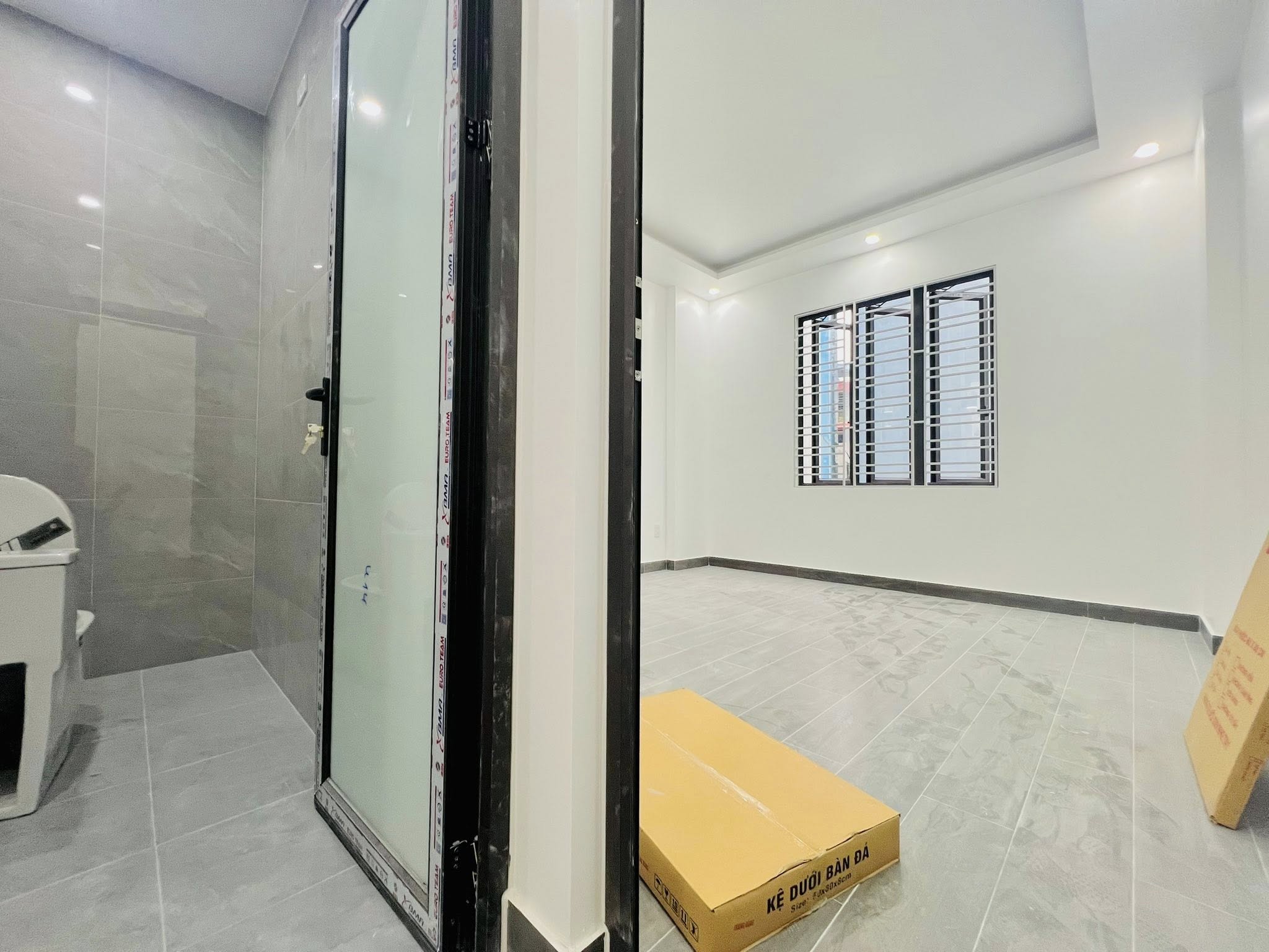 Nhà Thiên Lôi, 45m 4 tầng, mới tinh, độc lập, ô.tô đỗ cửa, giá 4.7 tỉ, ngay mặt đường - Ảnh 3