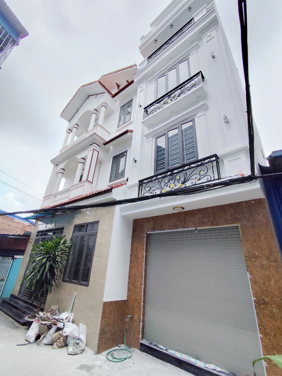 Nhà Thiên Lôi, 45m 4 tầng, mới tinh, độc lập, ô.tô đỗ cửa, giá 4.7 tỉ, ngay mặt đường - Ảnh chính