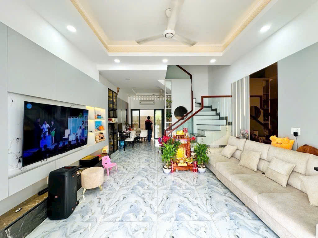 NHÀ ĐẸP 4 TẦNG - TT NHÀ BÈ - ĐƯỜNG XE TẢI TRÁNH - 50M2 - CHỈ NHỈNH 6 TỶ - Ảnh 1