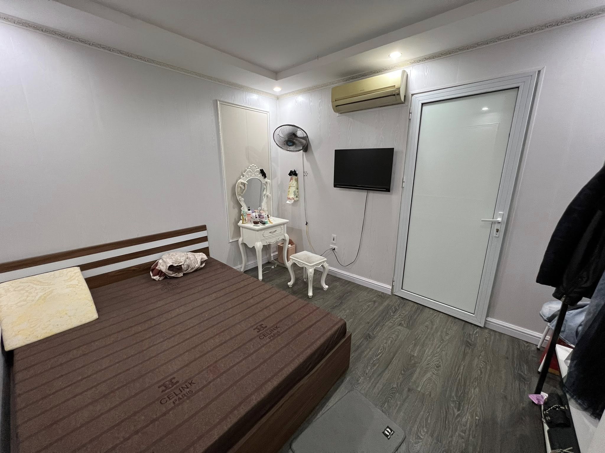 BÁN CĂN HỘ TẬP THỂ 80M2 PHỐ HOÀNG NGỌC PHÁCH, QUẬN ĐỐNG ĐA, 20M RA PHỐ, FULL NỘI THẤT, Ở SƯỚNG - Ảnh 2