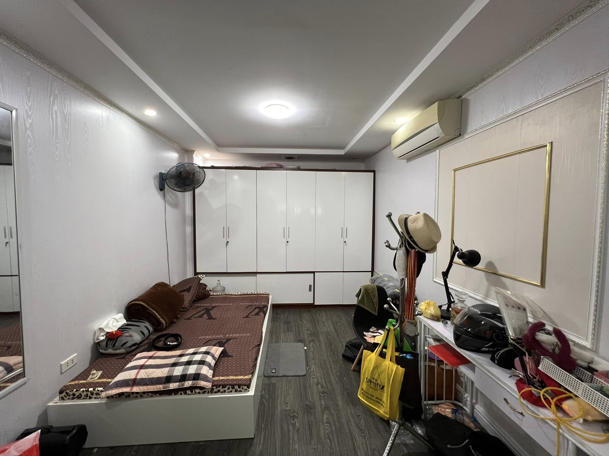 BÁN CĂN HỘ TẬP THỂ 80M2 PHỐ HOÀNG NGỌC PHÁCH, QUẬN ĐỐNG ĐA, 20M RA PHỐ, FULL NỘI THẤT, Ở SƯỚNG - Ảnh 3