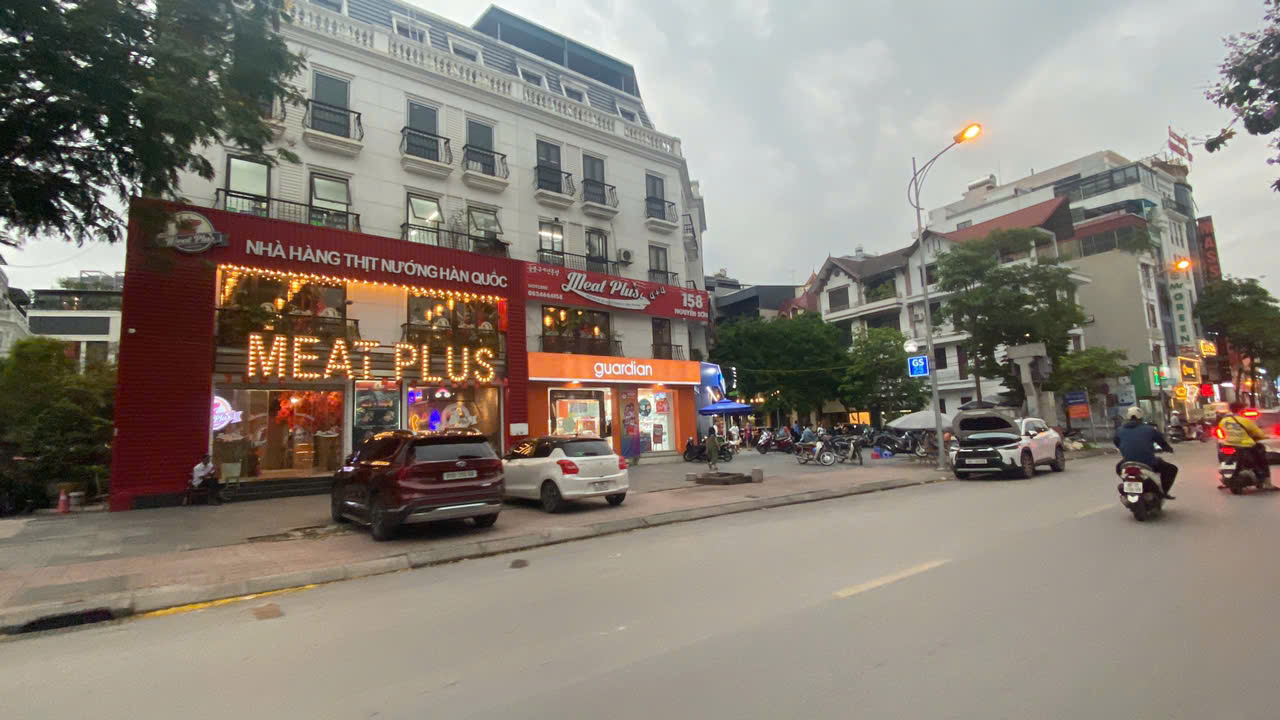 KHU VIP NGUYỄN SƠN BÁN ĐẤT TẶNG NHÀ 92M, 2T, MT7.8M, Ô TÔ TRÁNH, GIÁ NHỈNH 25 TỶ. - Ảnh 1
