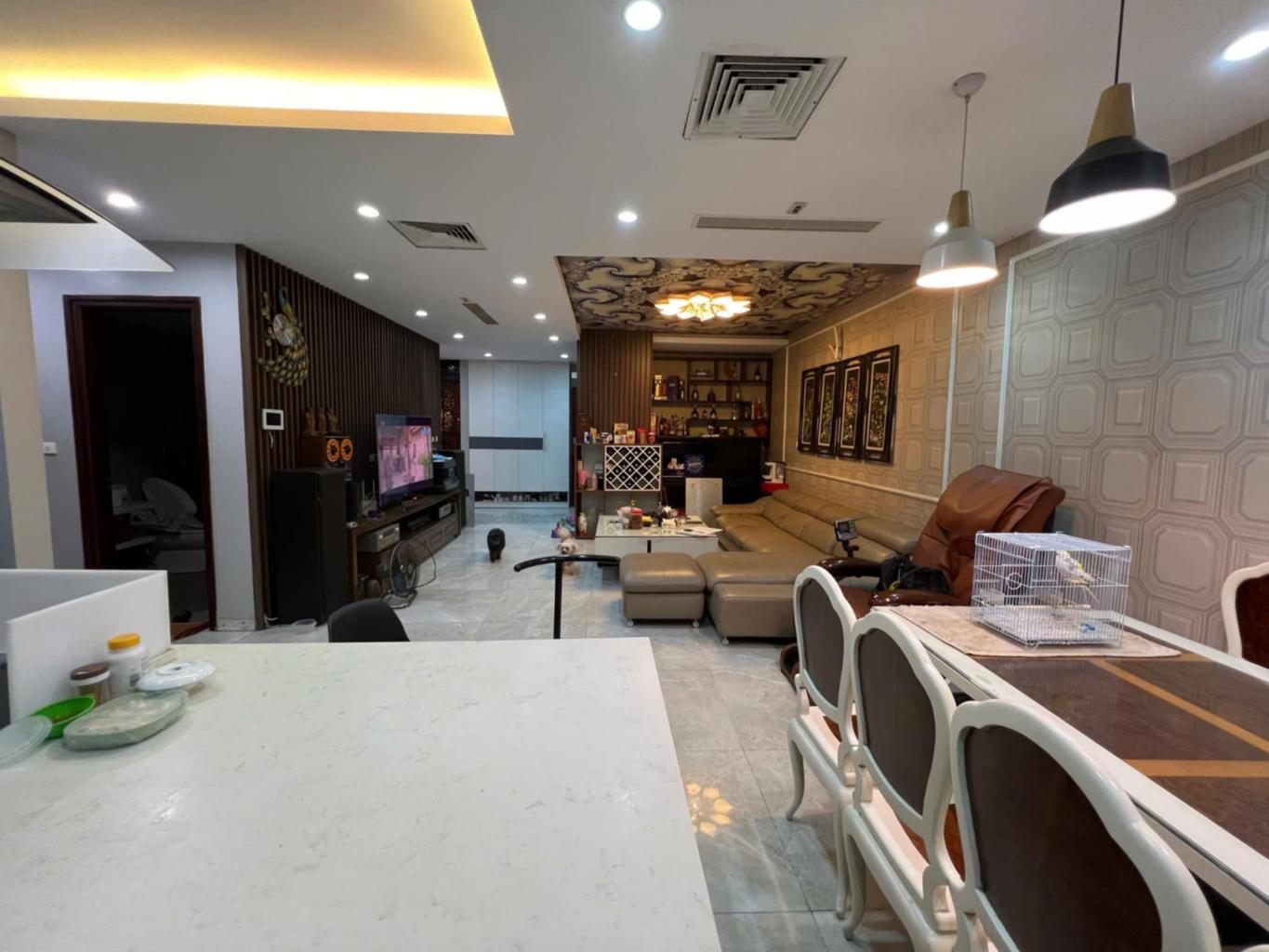 Bán CC Nguyễn Huy Tưởng, Dt 174m2, 4N3VS, căn góc, nội thất đẹp. Giá sốc 9 tỷ - Ảnh 1